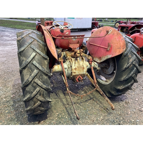 138 - Massey Ferguson 3 cylinder diesel tractor, has diff lock. Runs