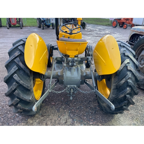 140 - Massey Ferguson 35  3 cylinder tractor. In show condition. Barn stored. well restored. starts and ru... 