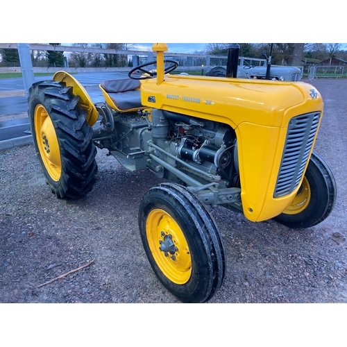 140 - Massey Ferguson 35  3 cylinder tractor. In show condition. Barn stored. well restored. starts and ru... 