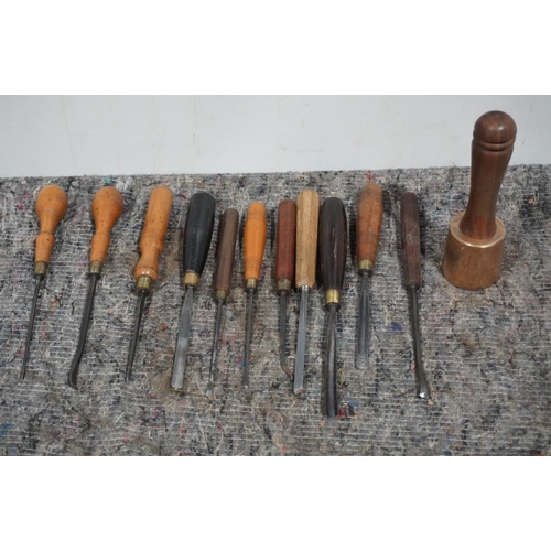 672 - 11 Assorted Addis chisels and gouges and brass mallet