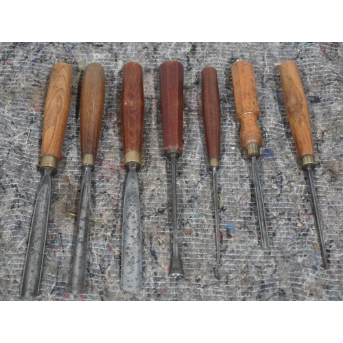 674 - 7 Assorted Marples gouges