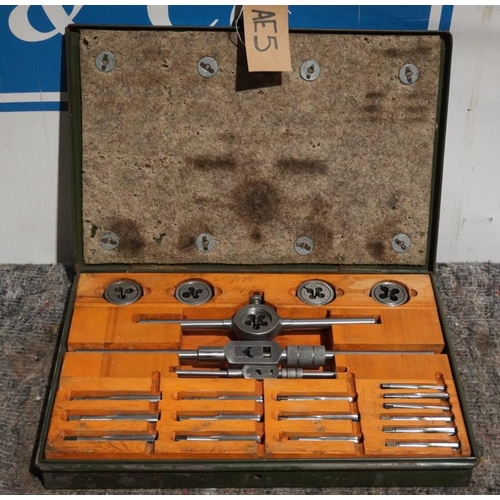 730 - Vintage BSF tap and die set 1/4