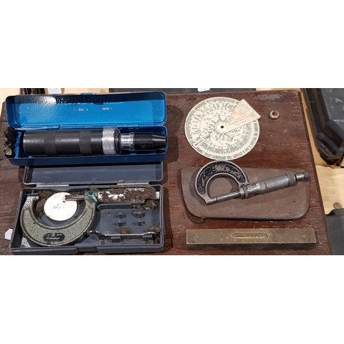 666 - Engineers tool chest and contents to include Mitutoyo micrometer and Moore & Wright micrometer