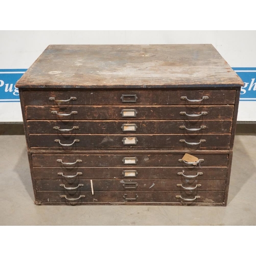 135 - Map chest of 8 drawers 32x48x36