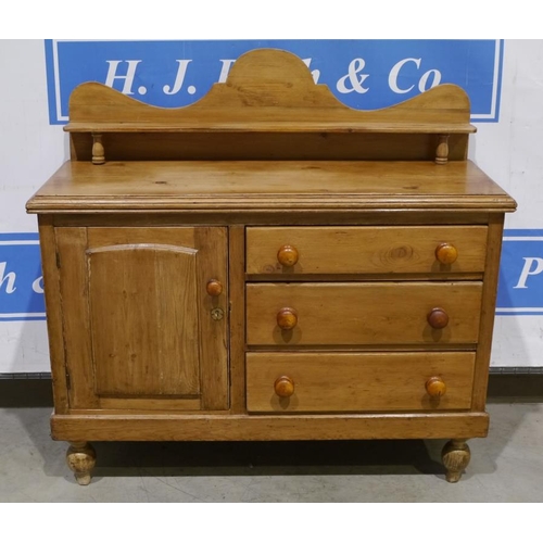 137 - Pine sideboard with 1 cupboard and 3 drawers 45x47