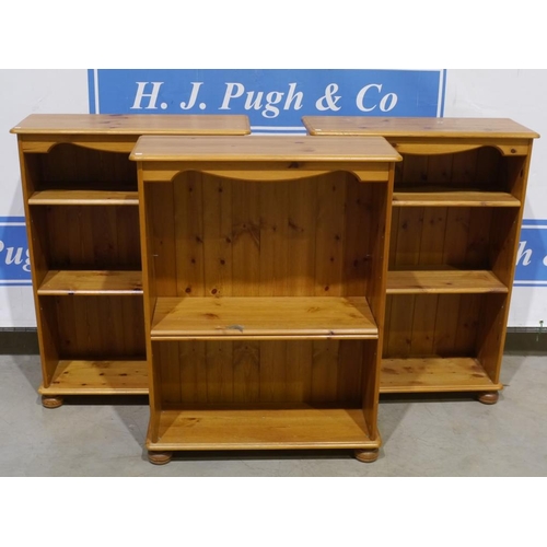 160 - 3 Pine bookshelves.  40x30