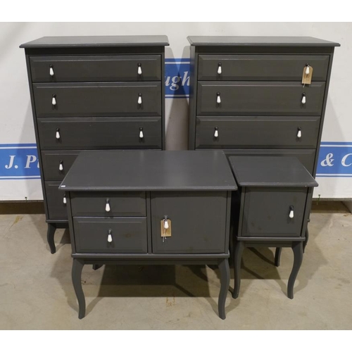 177 - Grey painted bedroom furniture set of 2 chests of 5 graduated drawers 53x32 1/2