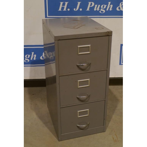 188 - Metal 3 drawer filing cabinet 40x18