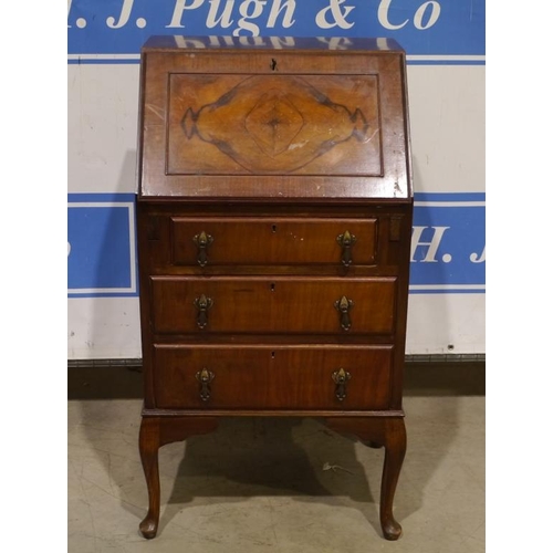 210 - Small oak bureau 40x21