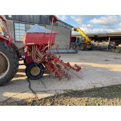 130 - Accord 4 metre DL Grain drill with Suffolk coulters and double tramlining