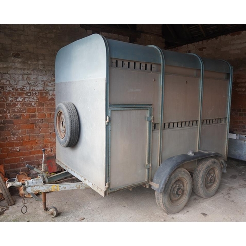 40 - Ifor Williams 8ft stock trailer