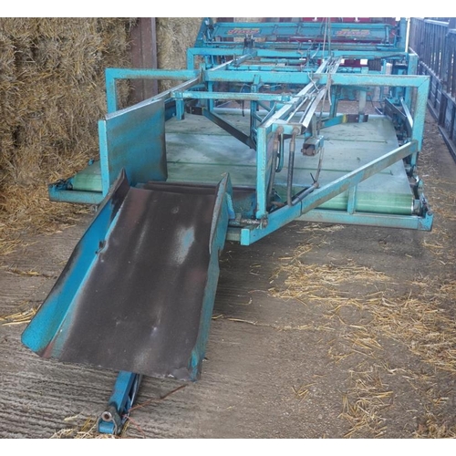 45 - Cook super flat 8/8 bale sledge with hydraulic belt