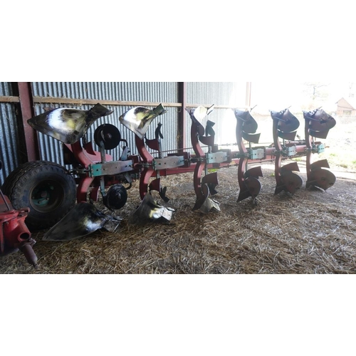 66 - Kvernland 6 furrow auto reset semi mounted plough 14