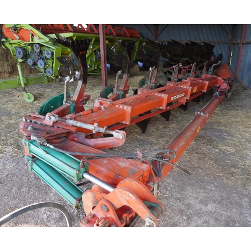 66 - Kvernland 6 furrow auto reset semi mounted plough 14