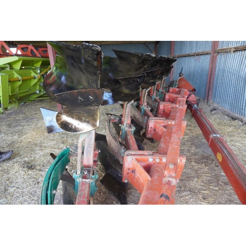 66 - Kvernland 6 furrow auto reset semi mounted plough 14