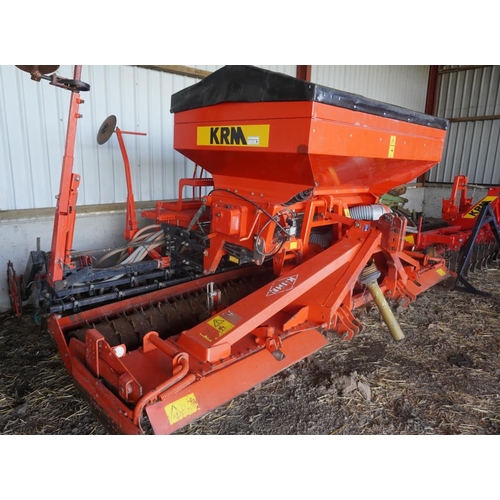 68 - 2003 KRM RTi 4M drill with 36 Suffolk coulters, pre emergence markers, only done 4,738ha, mounted on... 