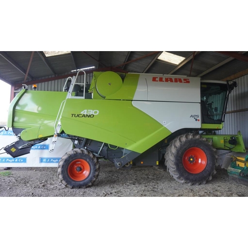 79 - 2009 Claas Tucano 430 combine, straw walker, straw chopper, new to farm and only two drivers, dealer... 