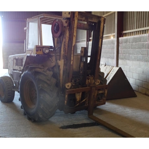 101 - Sanderson Forklift - SB50 - M approx year 1975, tines and bucket