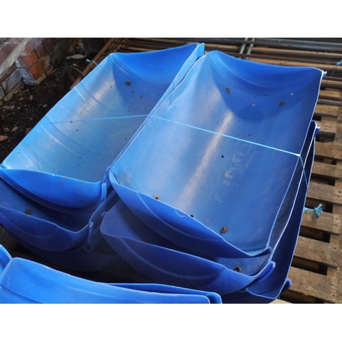 12A - Plastic feed troughs -6