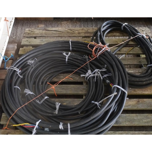 17 - Mixed armoured cable