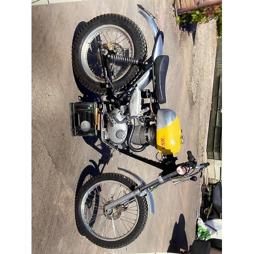 412 - BSA B40 motorcycle. 1972. 350cc. Otter frame (oil in frame) electronic ignition. Declared as CAT C o... 