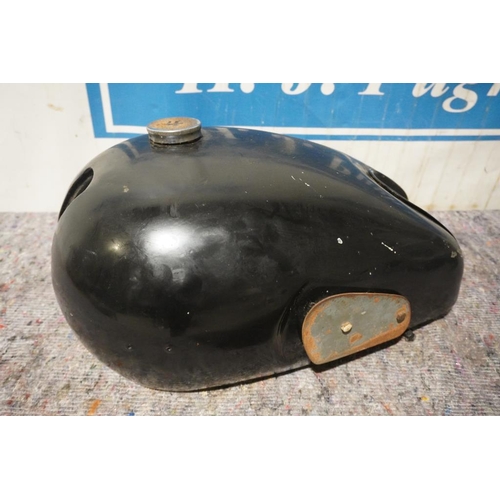 31 - Matchless/AJS 4 1/4 gallon petrol tank