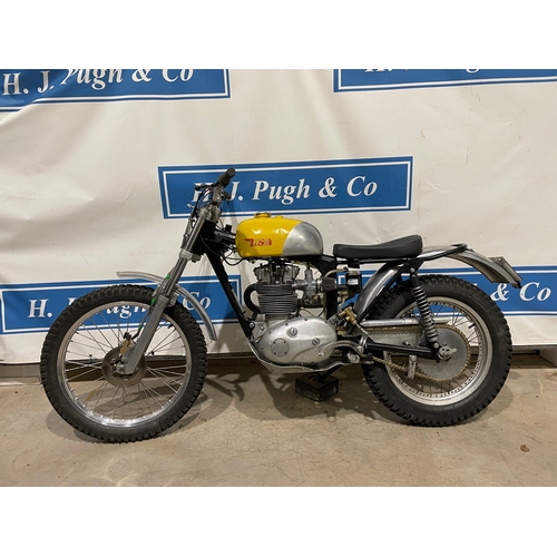 412 - BSA B40 motorcycle. 1972. 350cc. Otter frame (oil in frame) electronic ignition. Declared as CAT C o... 