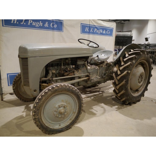 190 - Ferguson T20 tractor. Petrol, down swept exhaust, no plate