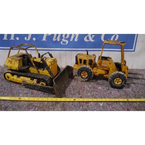 23 - Tonka fork lift and mighty dozer