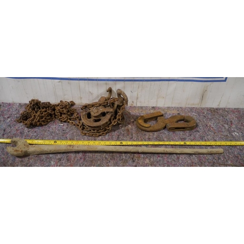 30 - Chain pulley, hooks and large spanner