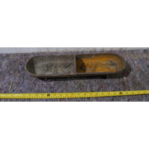 34 - Cast iron two division trough 17 1/2