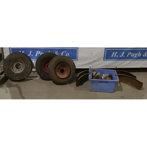 59 - 3 Trailer wheels, mudguards and casters