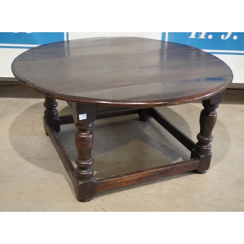 146 - Oak coffee table 36