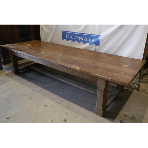 208 - Solid oak dining table (top comes off) 141x47