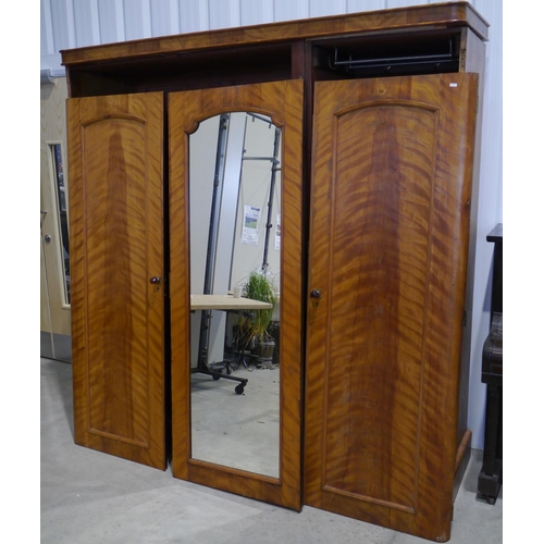 218 - Large 3 door wardrobe with mirrored front 79x75x21