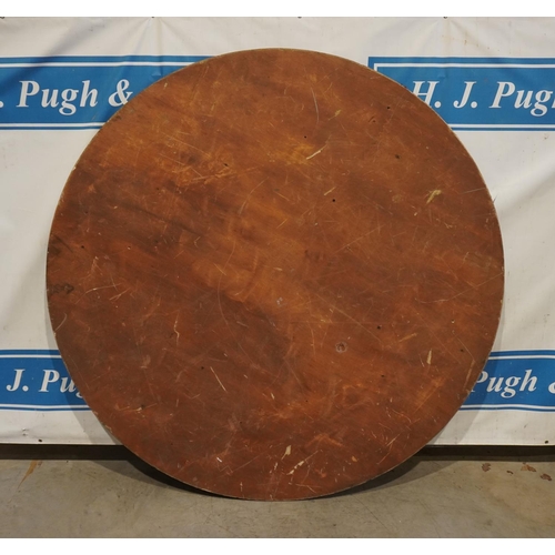 222 - 6ft Round banqueting table