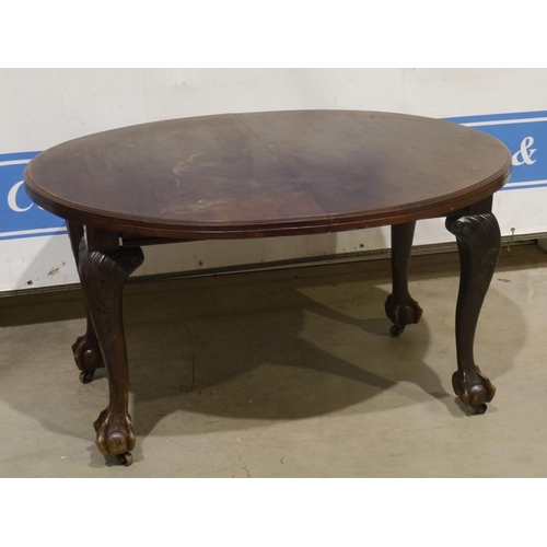 242 - Oval table on ball and claw feet with casters 51x41