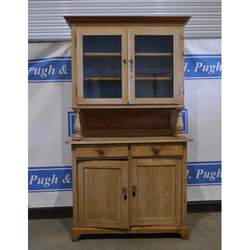 247 - Pine glass top dresser on chest of 2 doors and 2 drawers 81x45x18