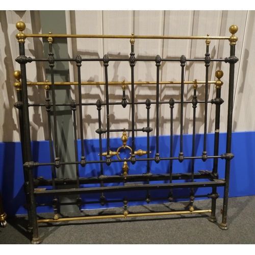 258 - Brass and metal bed ends 4ft