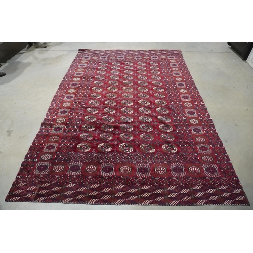 270 - Red patterned rug 124x87