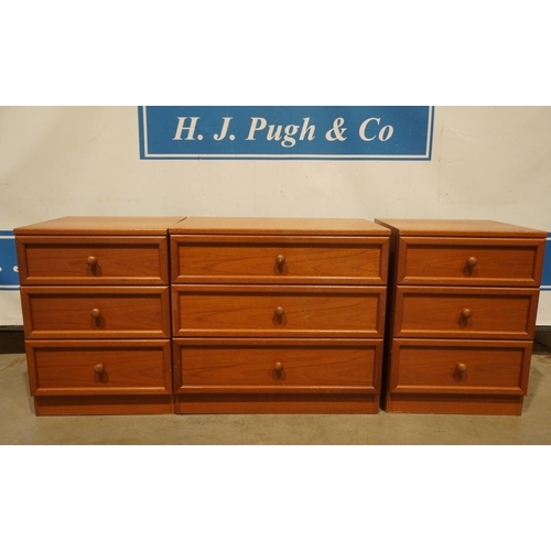 3 - G plan chest of 3 drawers and 2 bedside cupboards 20x27