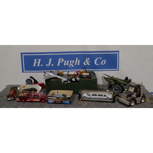 314 - Model planes, lorries and other toys