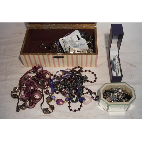 621 - Box of costume jewellery with Kit Heath silver bracelet