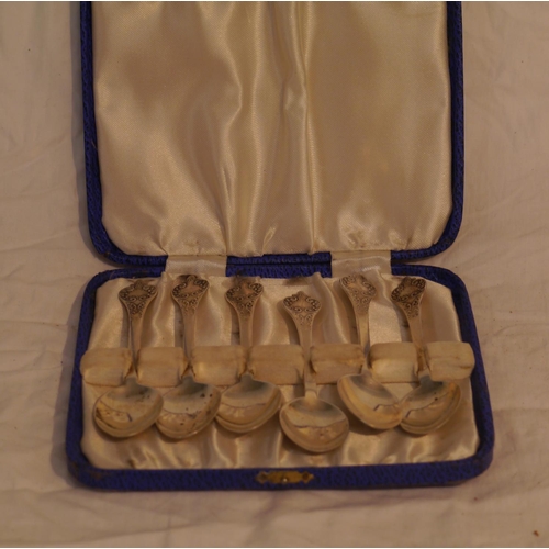 637 - Set of 6 silver spoons, Sheffield, approx. weight 77g.