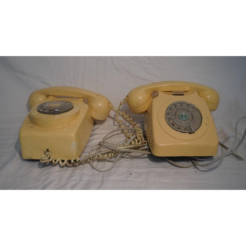 667 - 2 Old telephones