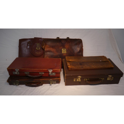 759 - 6 Leather cases