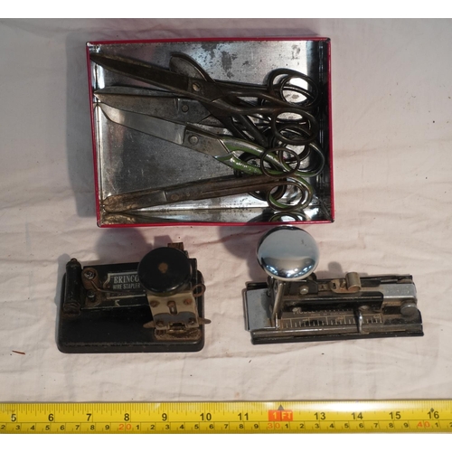 806 - 2 Old Brinco staplers and tin of assorted old scissors