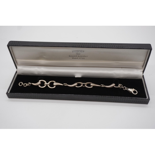 826 - Sterling silver bracelet in box. Approx 23.5g
