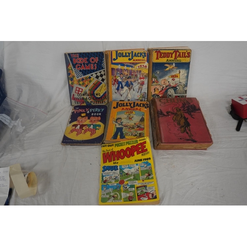 839 - Box of assorted childrens annuals