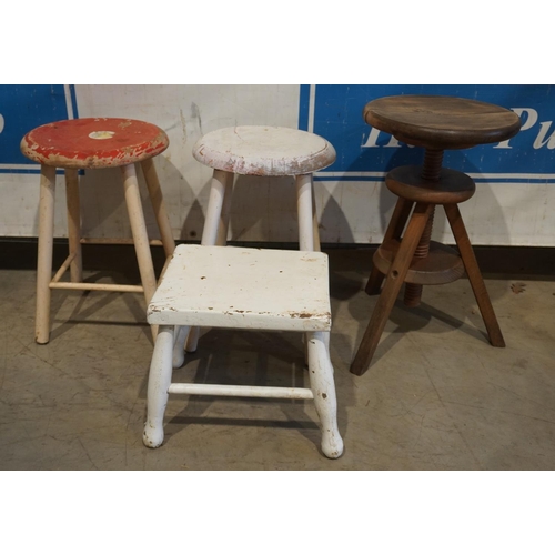 92 - 4 Pine stools